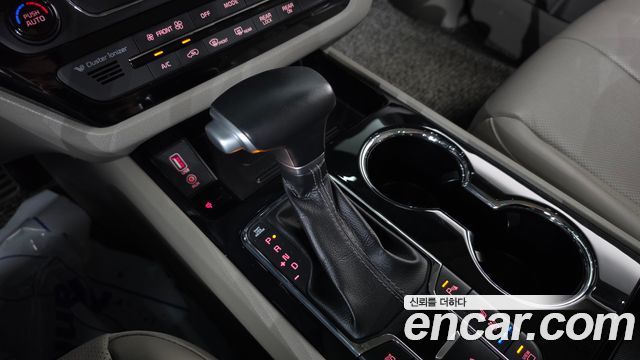 Kia Canival 2020 — photo 9