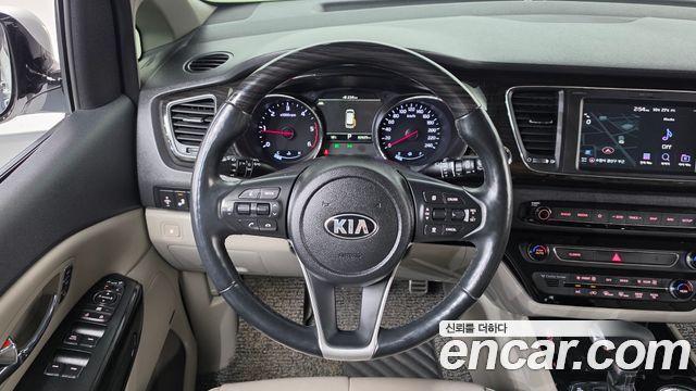 Kia Canival 2020 — photo 13