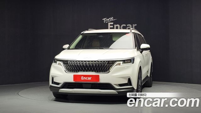 Kia Canival 2023 — photo 3