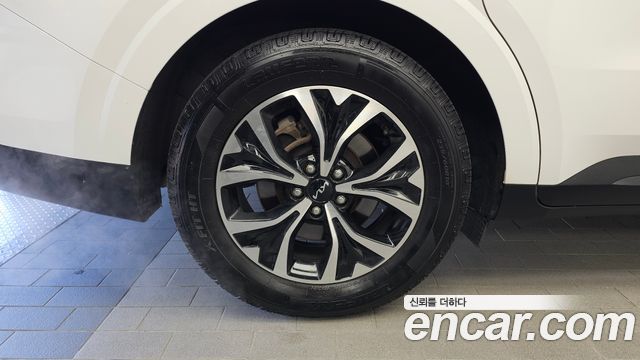 Kia Canival 2023 — photo 5
