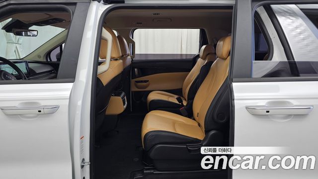 Kia Canival 2023 — photo 18