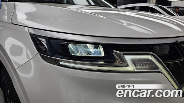 Kia Canival 2023 — photo 8