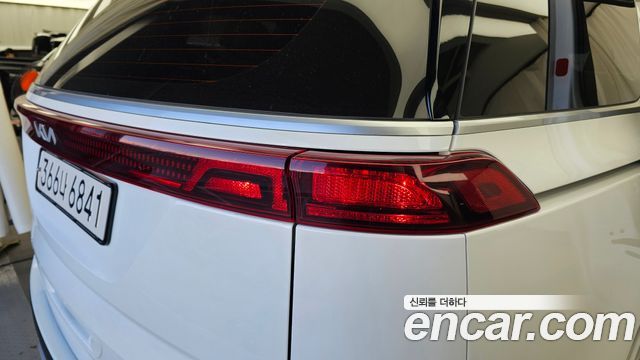 Kia Canival 2023 — photo 9