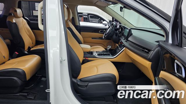 Kia Canival 2023 — photo 16