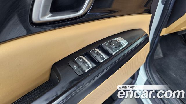 Kia Canival 2023 — photo 30