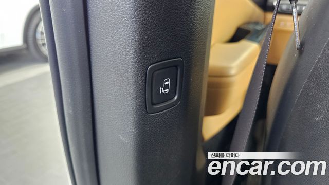 Kia Canival 2023 — photo 32