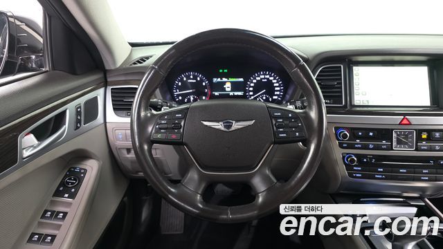 Genesis G80 2018 — photo 18