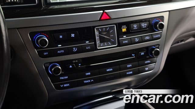Genesis G80 2018 — photo 24