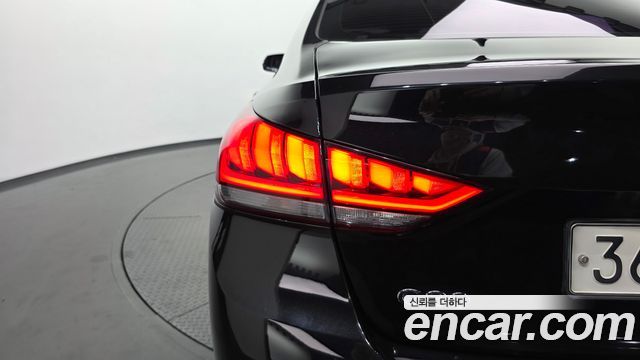 Genesis G80 2018 — photo 9