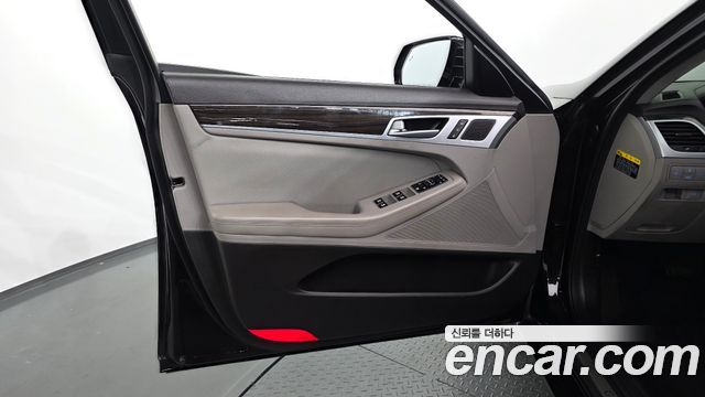 Genesis G80 2018 — photo 14