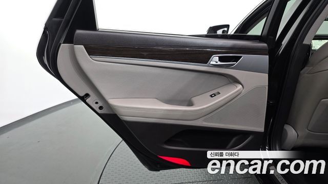 Genesis G80 2018 — photo 15