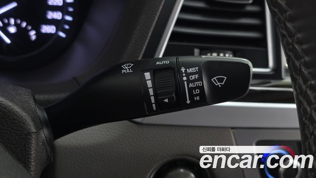 Genesis G80 2018 — photo 28