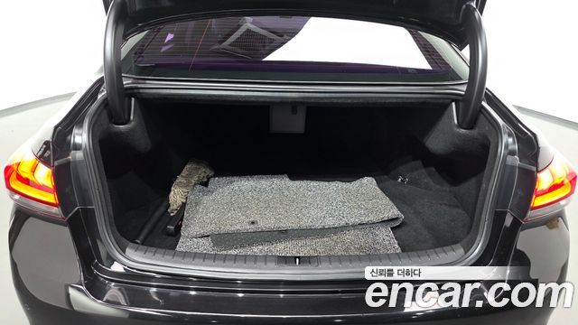 Genesis G80 2018 — photo 31