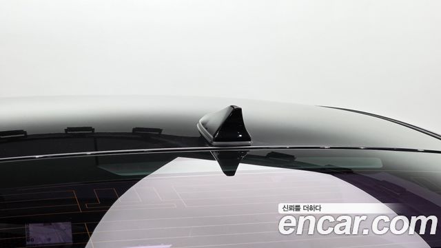 Genesis G80 2018 — photo 32