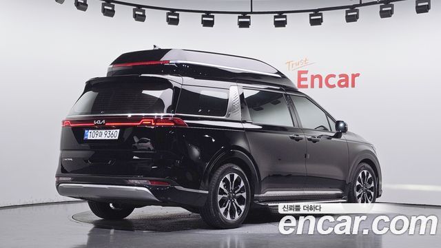 Kia Canival 2023 — photo 2