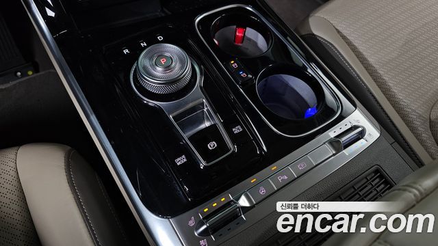Kia Canival 2023 — photo 12