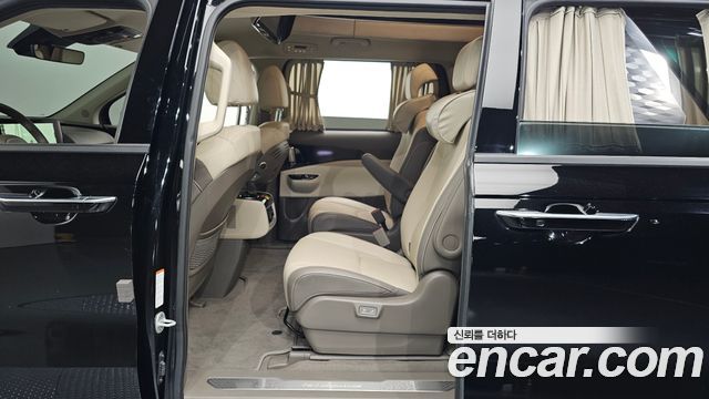 Kia Canival 2023 — photo 18