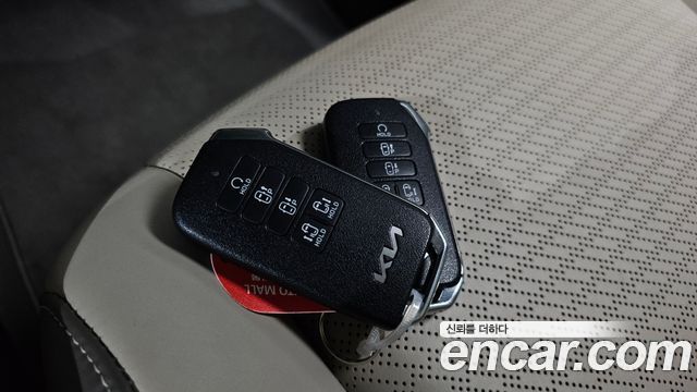 Kia Canival 2023 — photo 24