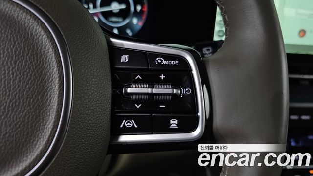 Kia Canival 2023 — photo 25