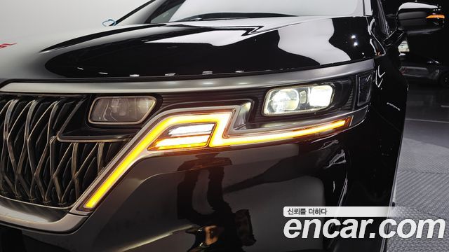 Kia Canival 2023 — photo 8