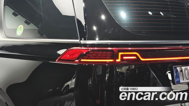 Kia Canival 2023 — photo 9