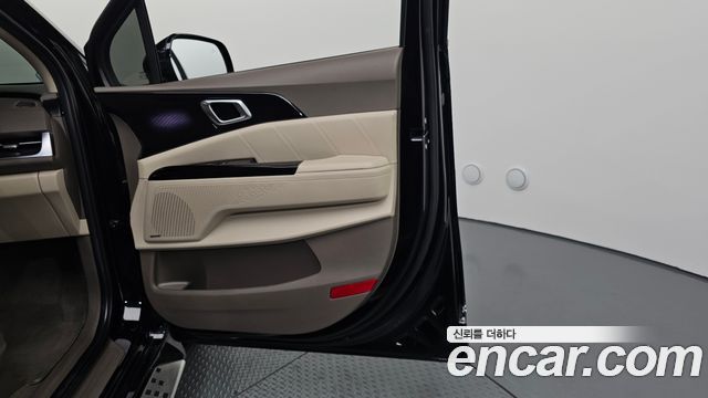 Kia Canival 2023 — photo 15