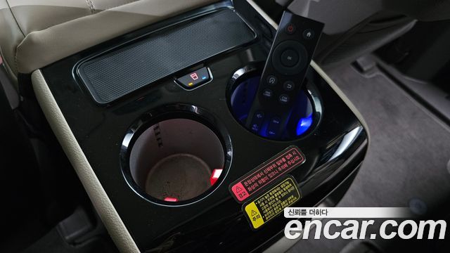 Kia Canival 2023 — photo 31