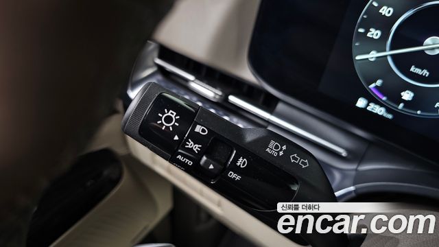 Kia Canival 2023 — photo 39