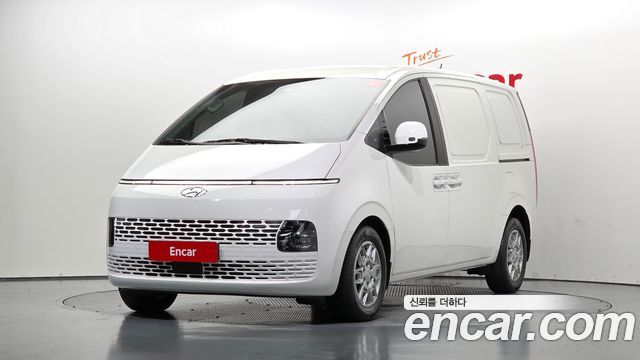 Hyundai Staria 2022 — photo 1