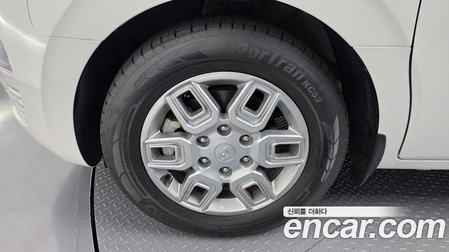 Hyundai Staria 2022 — photo 5