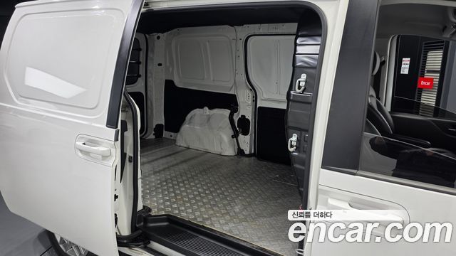Hyundai Staria 2022 — photo 12