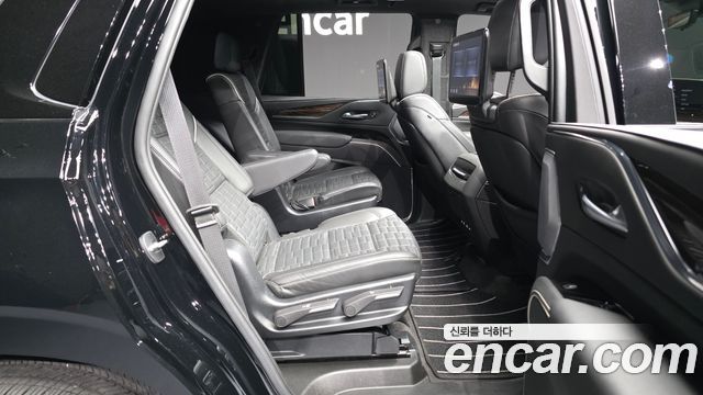 Cadillac Escalade 2023 — photo 18