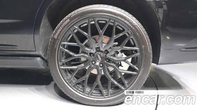 Cadillac Escalade 2023 — photo 7