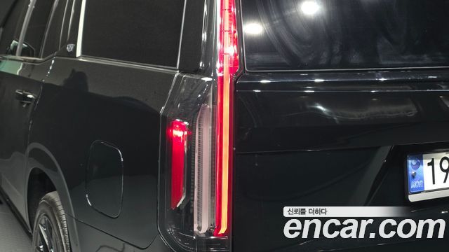Cadillac Escalade 2023 — photo 9