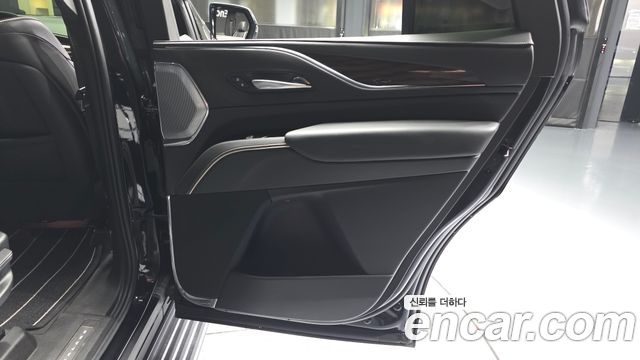 Cadillac Escalade 2023 — photo 15