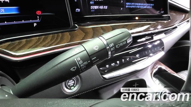 Cadillac Escalade 2023 — photo 28