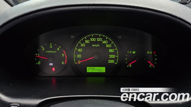 Hyundai Starex 2015 — photo 11
