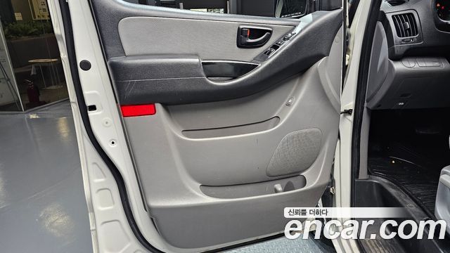 Hyundai Starex 2015 — photo 14