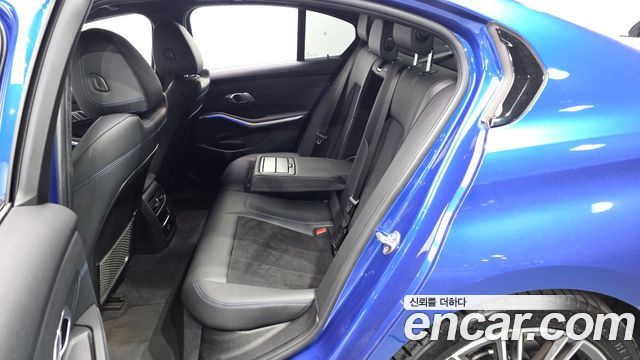 BMW 3-Series 2021 — photo 18
