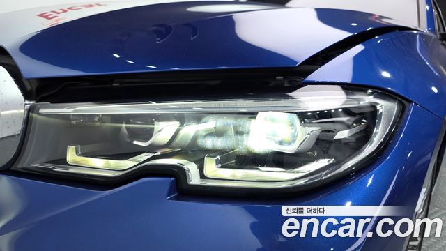 BMW 3-Series 2021 — photo 8