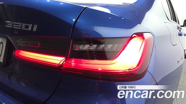 BMW 3-Series 2021 — photo 9