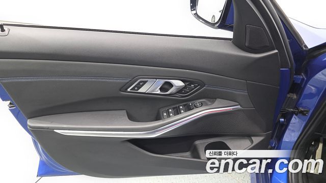 BMW 3-Series 2021 — photo 14