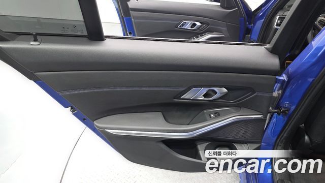 BMW 3-Series 2021 — photo 15