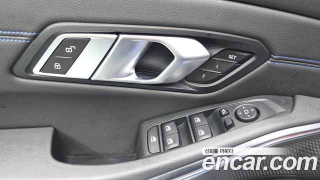 BMW 3-Series 2021 — photo 27
