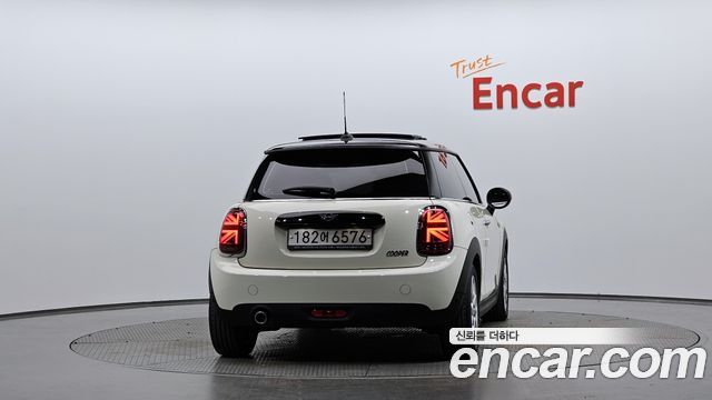 Mini Cooper 2020 — photo 4