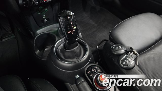 Mini Cooper 2020 — photo 12