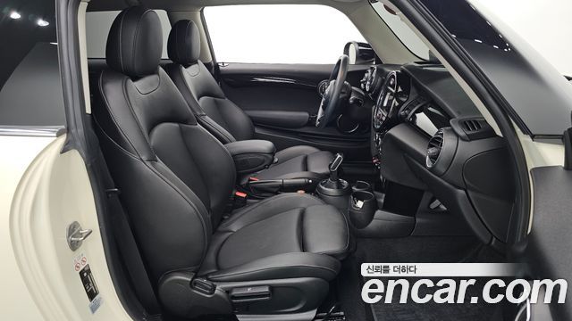 Mini Cooper 2020 — photo 17