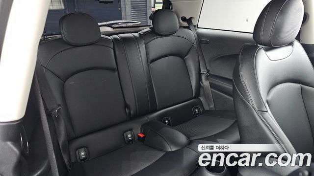 Mini Cooper 2020 — photo 18