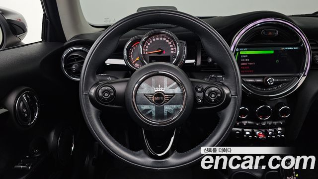 Mini Cooper 2020 — photo 19