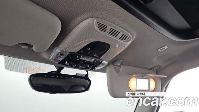 Mini Cooper 2020 — photo 23